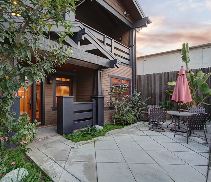 139 E Olive Ave, Monrovia, CA à louer - Photo de l’immeuble – Image 3 sur 9