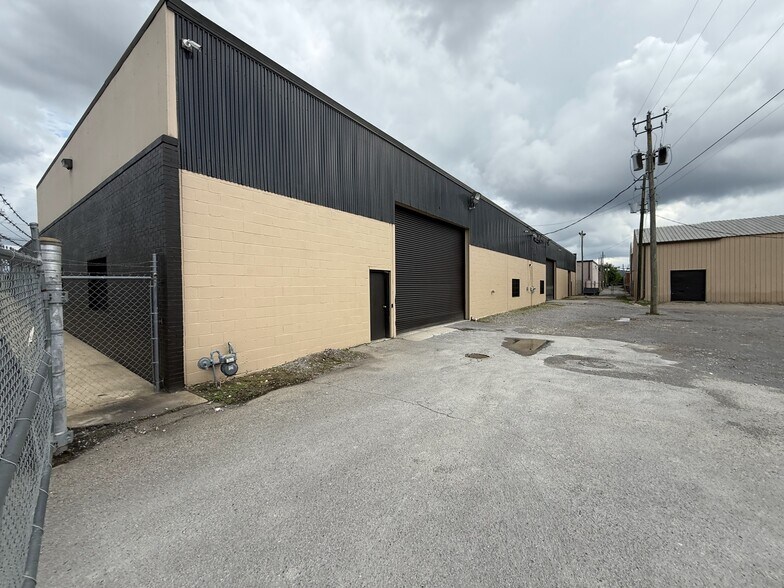 3801 Messer Airport Hwy, Birmingham, AL à louer - Photo de l’immeuble – Image 2 sur 6