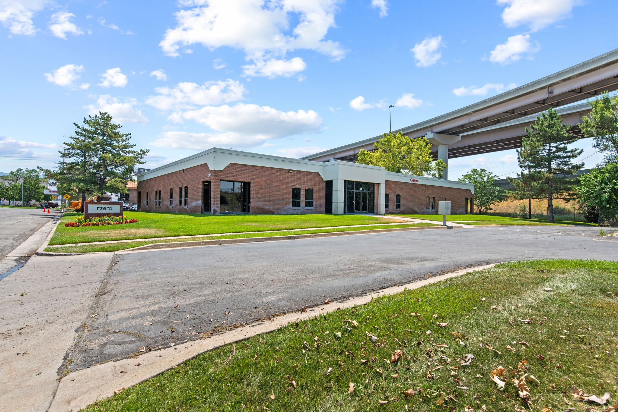 2300 S 300 W, Salt Lake City, UT à louer Photo de l’immeuble– Image 1 sur 11