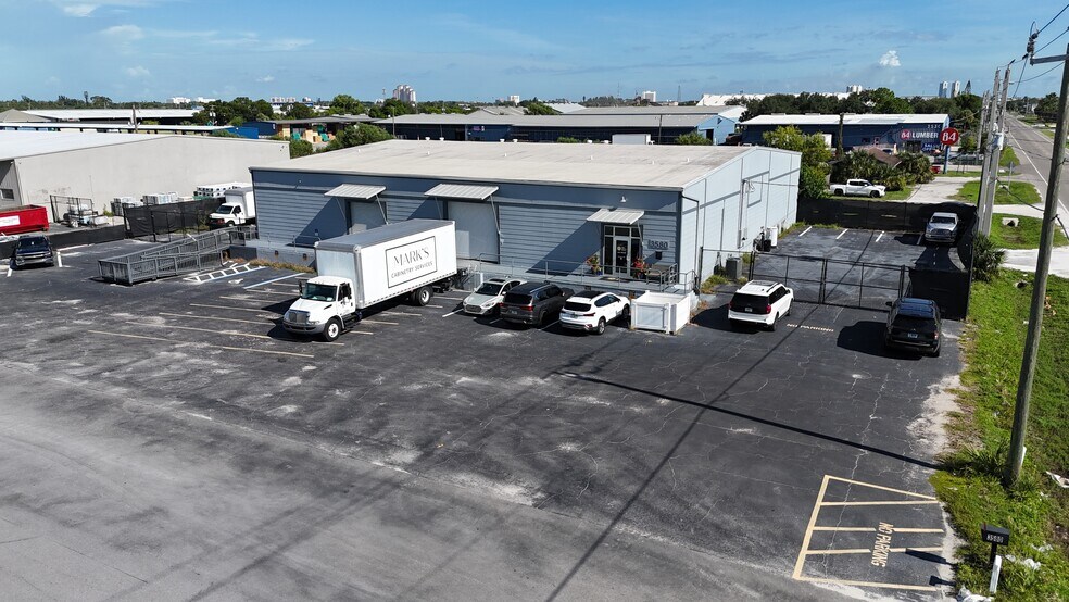 3580 Old Metro Pkwy, Fort Myers, FL à vendre - Photo de l’immeuble – Image 2 sur 8