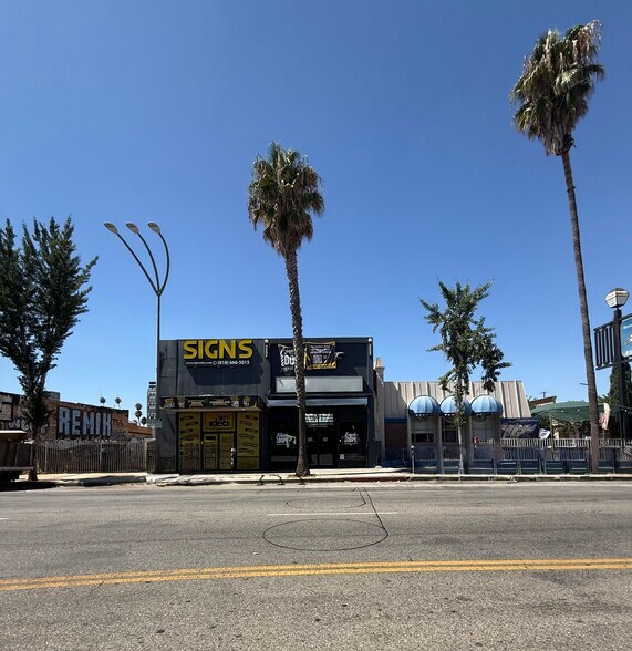6425-6427 Van Nuys Blvd, Van Nuys, CA à vendre - Photo de l’immeuble – Image 1 sur 2
