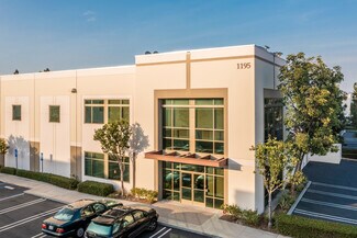 Plus de détails pour 1195 Warner Ave, Tustin, CA - Industriel/Logistique à louer