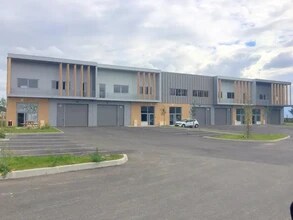 Rue Charles Edouard Jeanneret, Poissy à louer Photo de l’immeuble– Image 1 sur 8