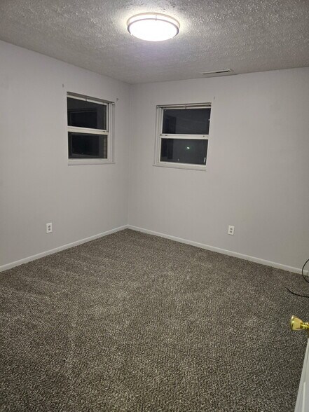 839 E Indianola Ave, Youngstown, OH à vendre - Photo de l’immeuble – Image 3 sur 5