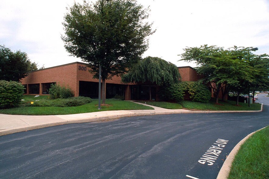 5300 Westview Dr, Frederick, MD à louer - Photo de l’immeuble – Image 2 sur 7