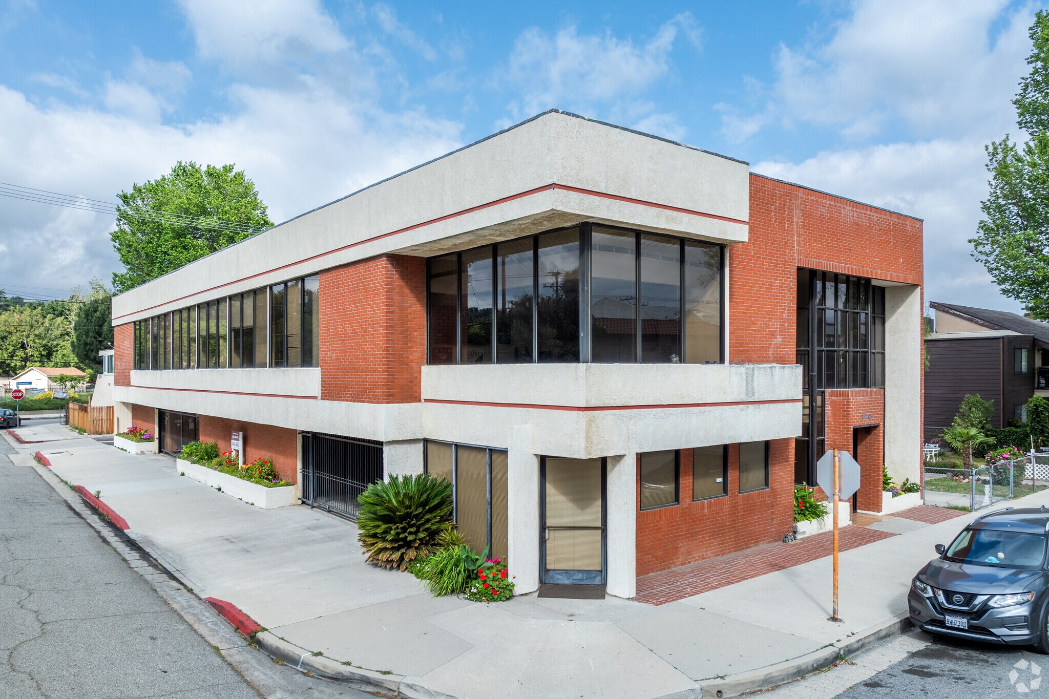 24303 Walnut St, Santa Clarita, CA à louer Photo principale– Image 1 sur 19