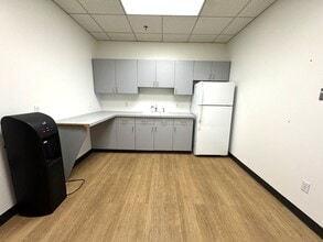 4 Betty St, Everett, MA à louer Photo de l’immeuble– Image 2 sur 9