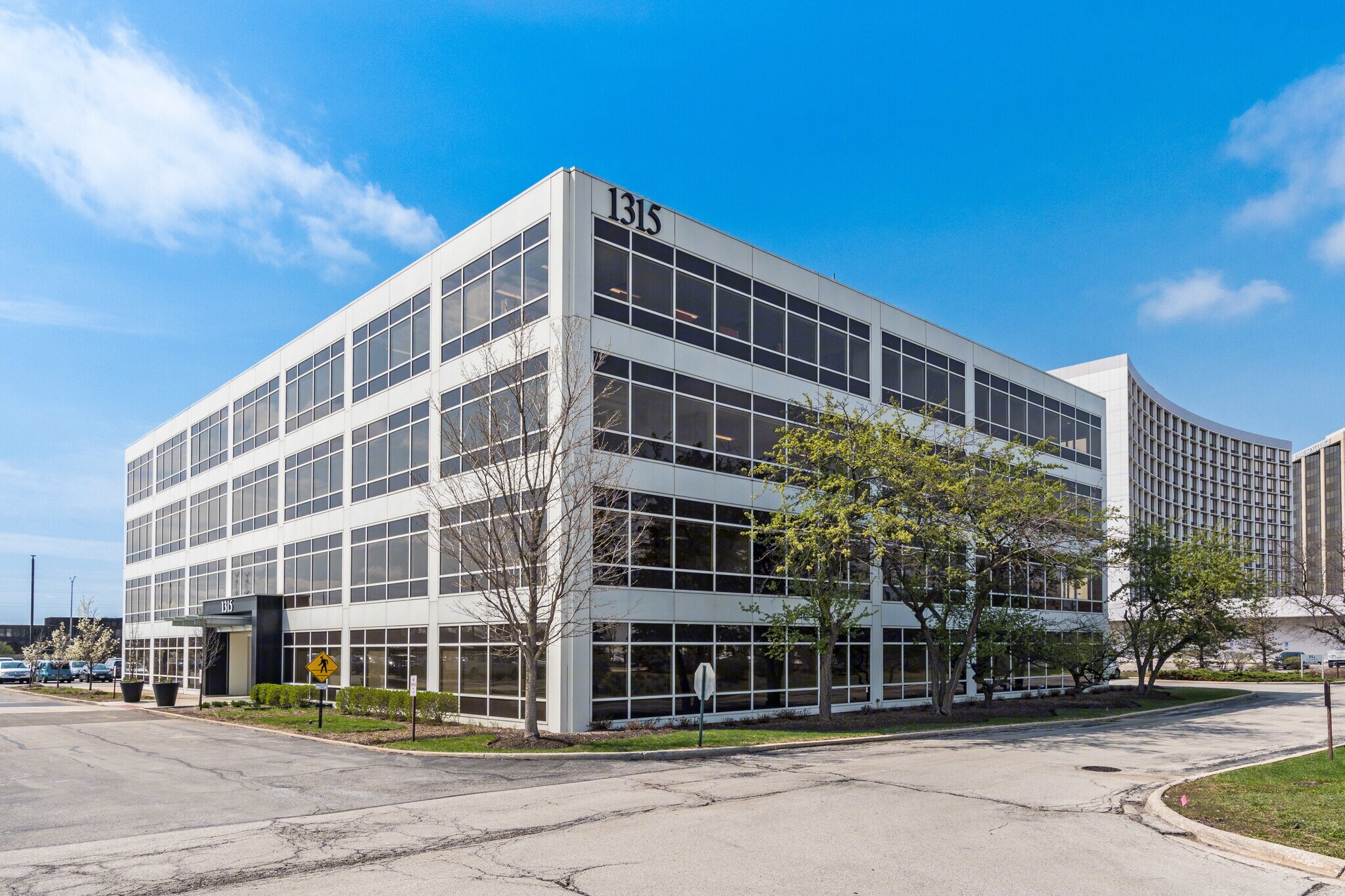 1315 W 22nd St, Oak Brook, IL à louer Photo principale– Image 1 sur 17