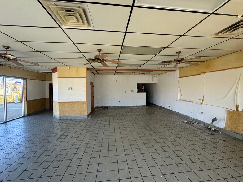 1909 W Dallas Ave, Selma, AL à louer - Photo intérieure – Image 3 sur 5