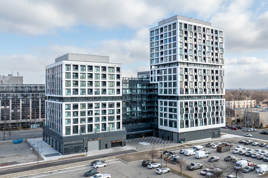 1007 The Queensway, Toronto, ON à vendre - Photo de l’immeuble – Image 2 sur 3