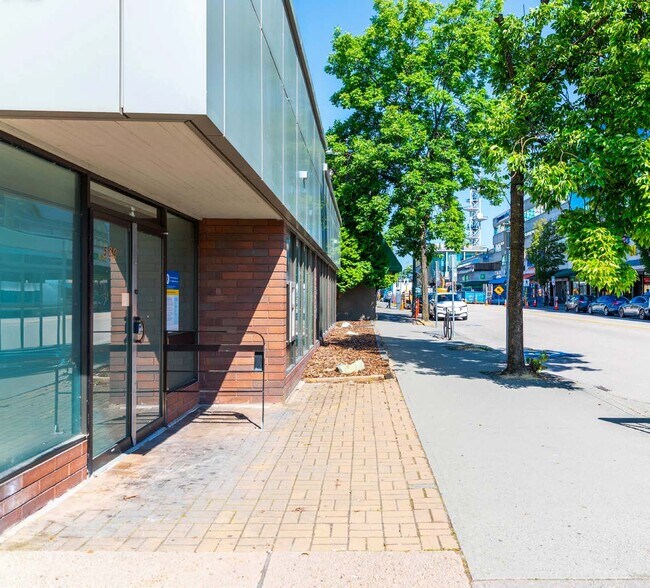 504 6th St, New Westminster, BC à vendre - Photo de l’immeuble – Image 2 sur 6