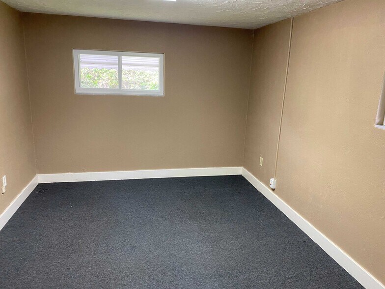8830 Causeway Blvd, Tampa, FL à louer - Photo de l’immeuble – Image 3 sur 8