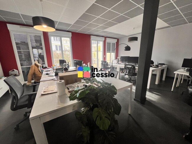 Plus de détails pour Bureau à vendre