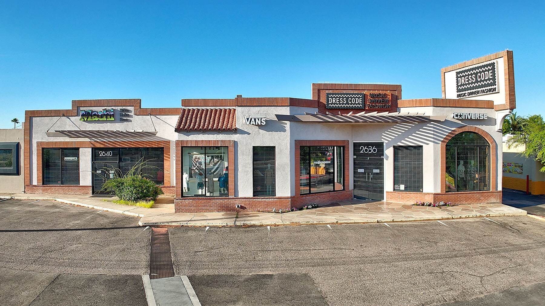 2636-2640 E Broadway Blvd, Tucson, AZ à louer Photo de l’immeuble– Image 1 sur 10