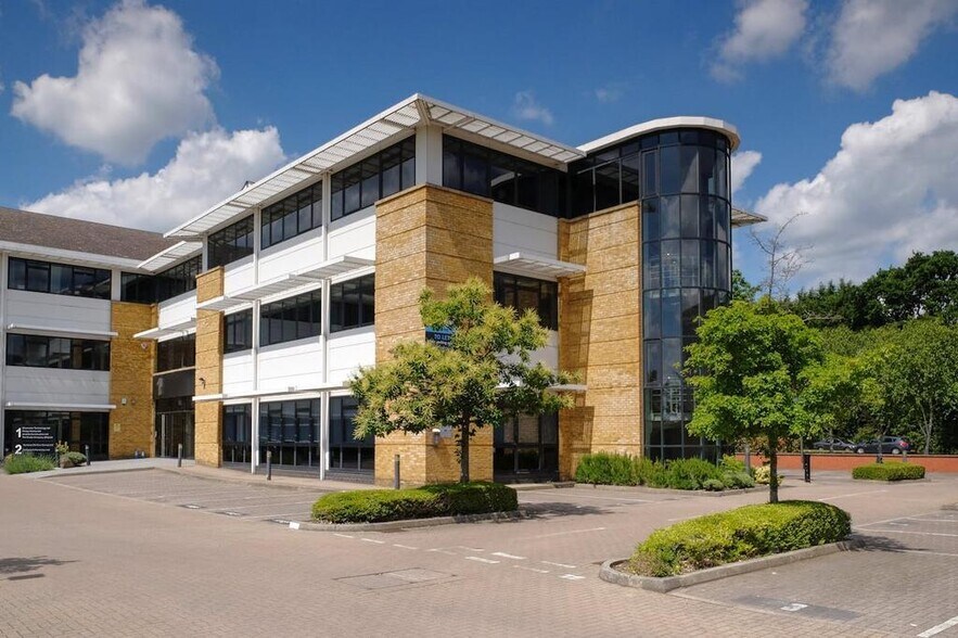 Lyon Way, Frimley à louer - Photo de l’immeuble – Image 2 sur 15