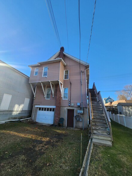 38 Clifton Ave, Ansonia, CT à louer - Photo de l’immeuble – Image 2 sur 2