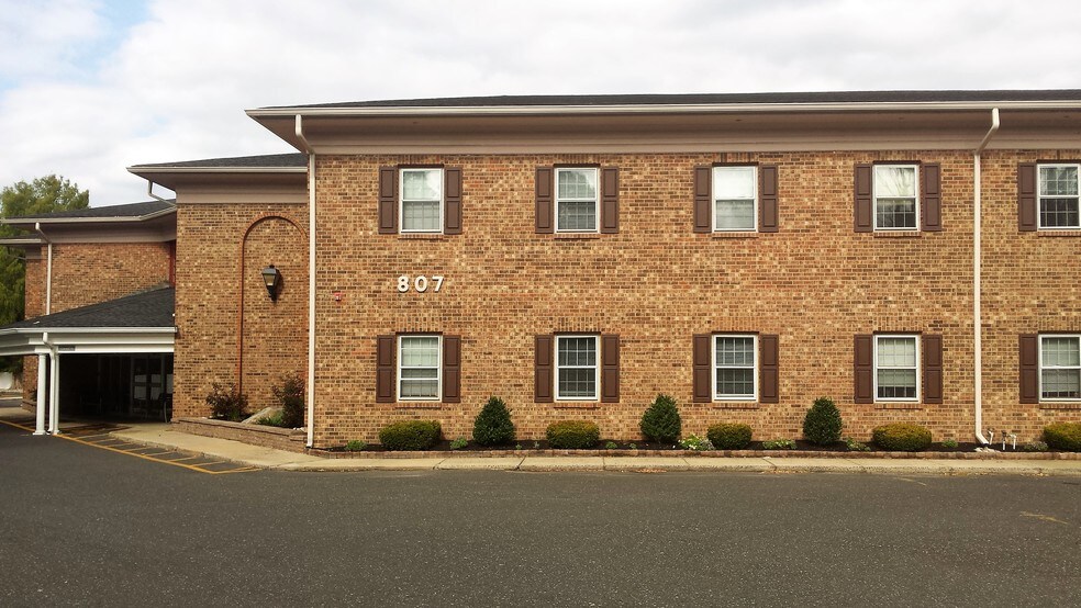 807 N Haddon Ave, Haddonfield, NJ à louer - Photo de l’immeuble – Image 2 sur 3