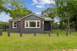 Plus de détails pour 507 Silverdale Dr, Conroe, TX - Local d’activités à vendre
