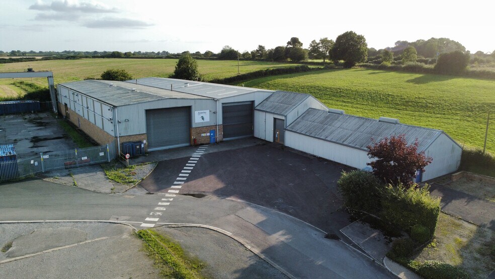 Arnolds Field Est, Wickwar à louer - Photo de l’immeuble – Image 1 sur 10