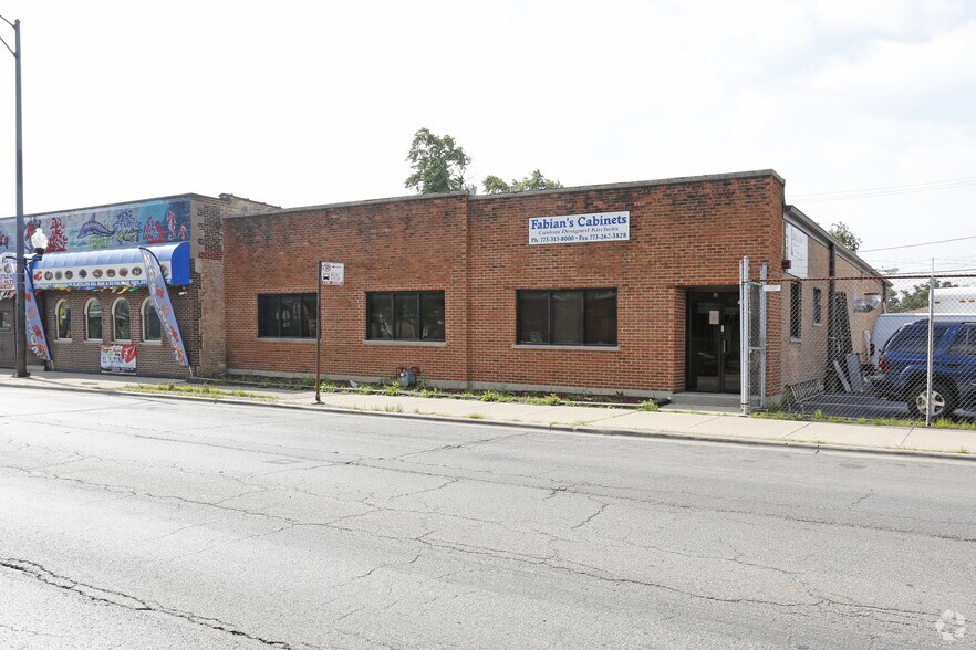 4507-4511 W Belmont Ave, Chicago, IL à vendre - Photo principale – Image 1 sur 33