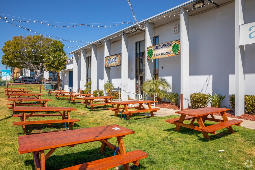 7560-7590 Clairemont Mesa Blvd, San Diego, CA à louer - Photo de l’immeuble – Image 3 sur 6