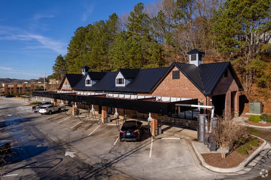 651 Riverstone Pkwy, Canton, GA à vendre - Photo de l’immeuble – Image 2 sur 7