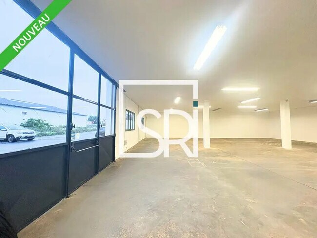 Plus de détails pour Local commercial, Industriel/Logistique à louer