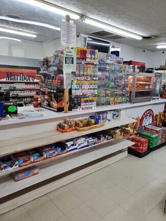 Plus de détails pour 8250 Pinewood Rd, Nunnelly, TN - Local commercial à vendre