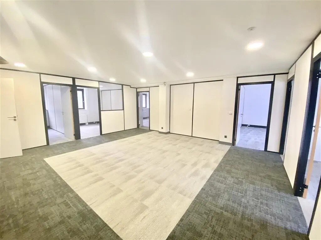 Bureau dans Levallois-Perret à louer Photo de l’immeuble– Image 1 sur 9
