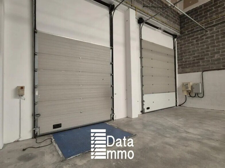 Industriel/Logistique dans Lieusaint à louer - Photo de l’immeuble – Image 1 sur 7