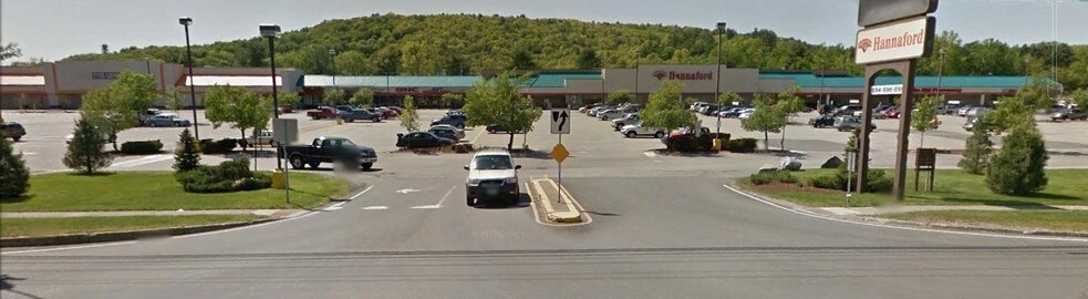 896 Putney Rd, Brattleboro, VT à louer - Photo de l’immeuble – Image 2 sur 6