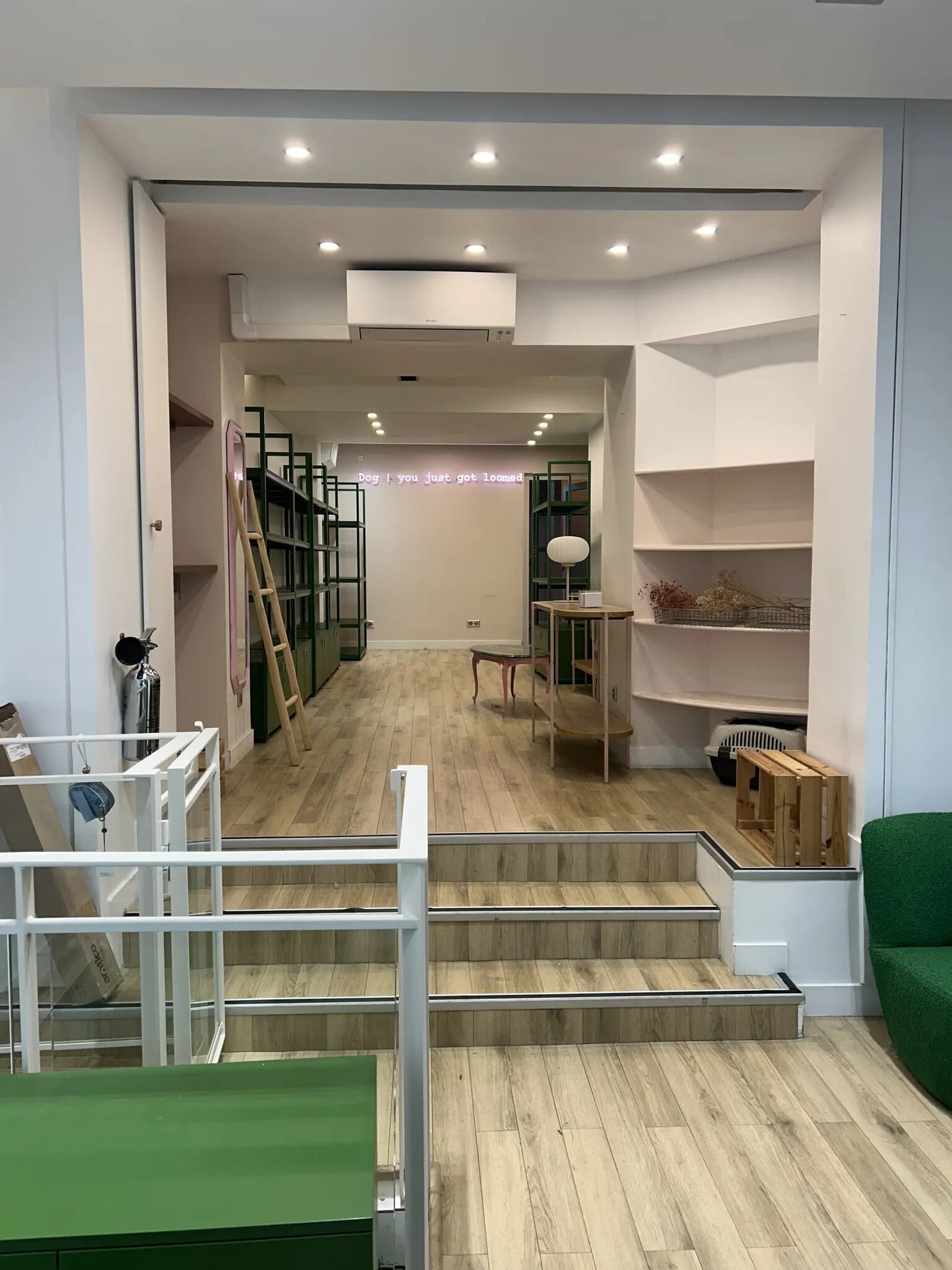 Local commercial dans Paris à vendre Photo intérieure– Image 1 sur 10