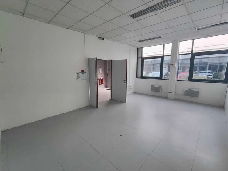 4 Rue René Razel, Saclay à louer - Photo de l’immeuble – Image 3 sur 12