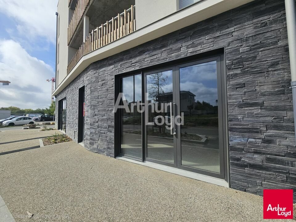 Local commercial dans Avrillé à vendre Photo de l’immeuble– Image 1 sur 2
