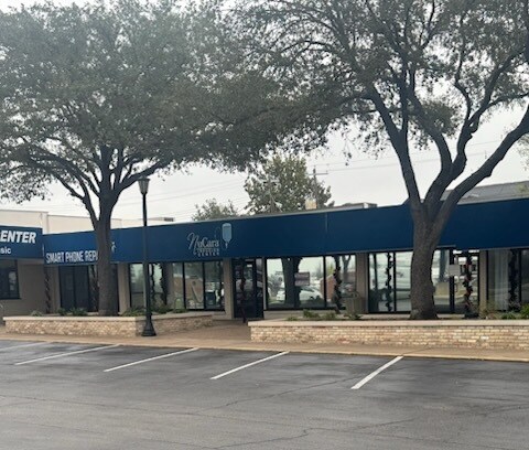 5901-6113 Burnet Rd, Austin, TX à louer - Photo de l’immeuble – Image 2 sur 15
