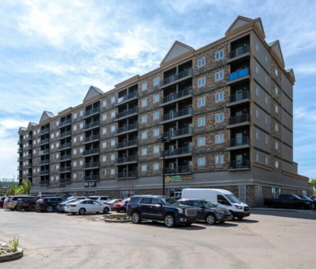 8528 Manning Ave, Fort McMurray, AB à louer - Photo de l’immeuble – Image 2 sur 2