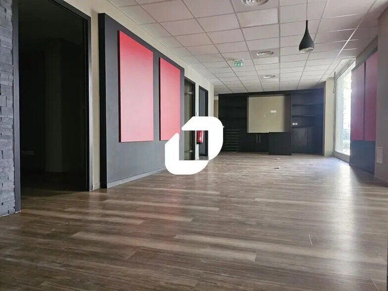 Local commercial dans Montpellier à louer - Photo de l’immeuble – Image 1 sur 6