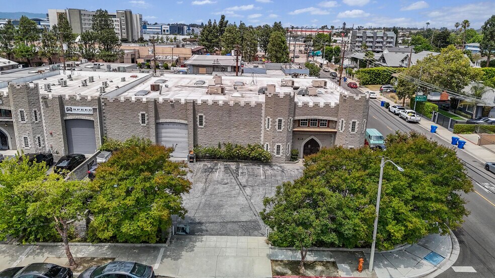 3099 N Lima St, Burbank, CA à louer - Photo de l’immeuble – Image 2 sur 21