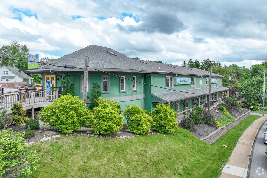 200 Jefferson Rd, Penn Hills, PA à vendre - Photo principale – Image 1 sur 4