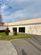 2301-2303 Tripaldi Way, Hayward, CA à louer Photo de l’immeuble– Image 2 sur 19