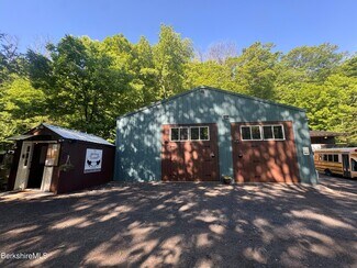 Plus de détails pour 1099 New Ashford Rd, Williamstown, MA - Local commercial à vendre