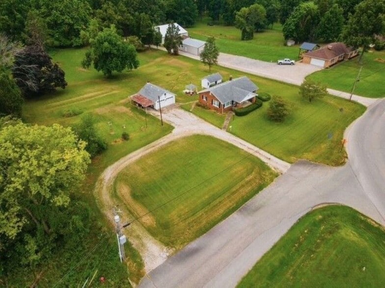 2899 Fuquay Rd, Newburgh, IN à vendre - Photo de l’immeuble – Image 3 sur 6