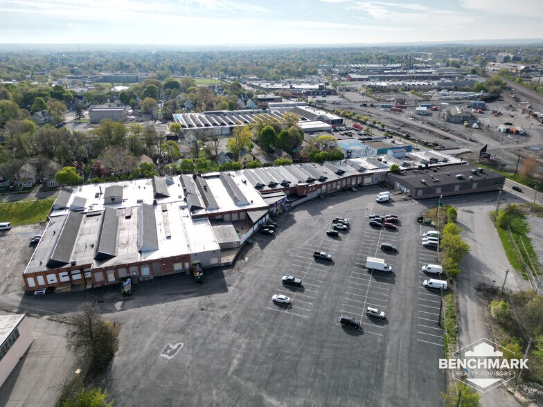 410 Atlantic Ave, Rochester, NY à louer - Photo de l’immeuble – Image 1 sur 23