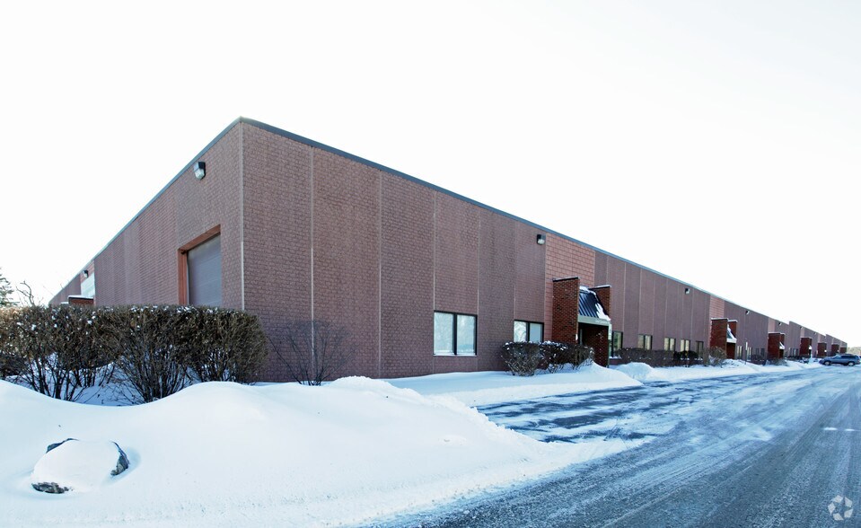 8102 Lemont Rd, Woodridge, IL à louer - Photo de l’immeuble – Image 2 sur 5