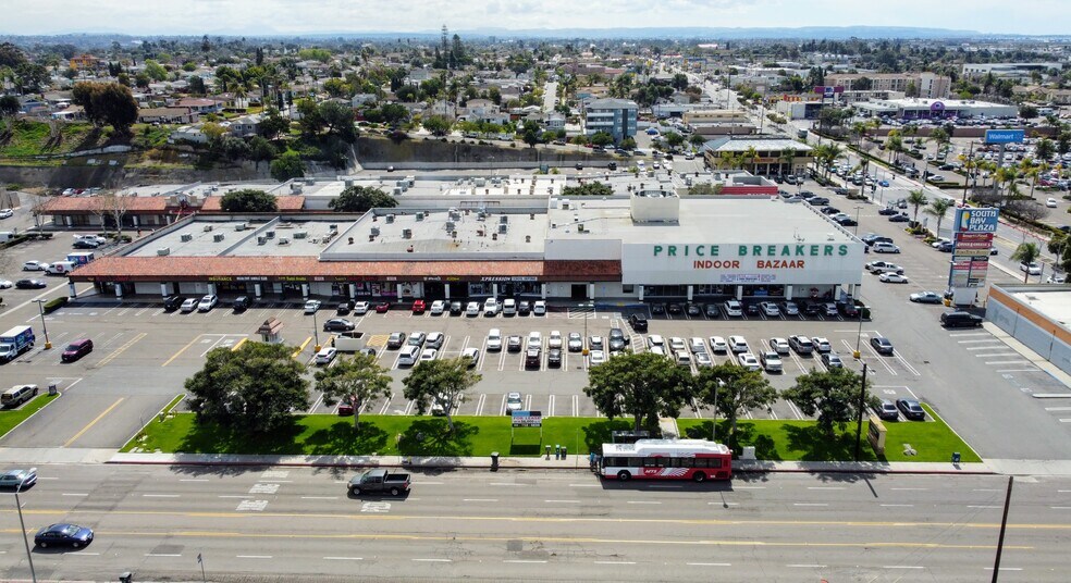 1019-1199 Highland Ave, National City, CA à louer - Photo de l’immeuble – Image 2 sur 9