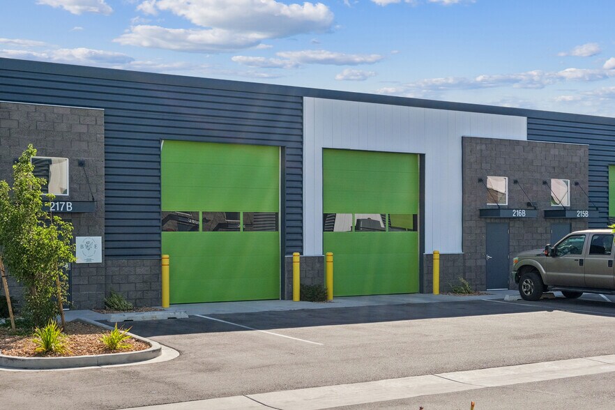 9456 S Bagley Park Rd, West Jordan, UT à louer - Photo de l’immeuble – Image 2 sur 9
