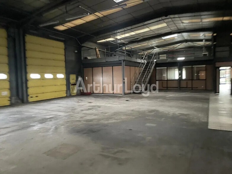 Local d’activités dans Saint-Laurent-Blangy à louer - Photo intérieure – Image 1 sur 5