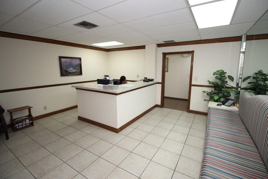 1930-1934 Tyler St, Hollywood, FL à louer - Hall d’entrée – Image 3 sur 17