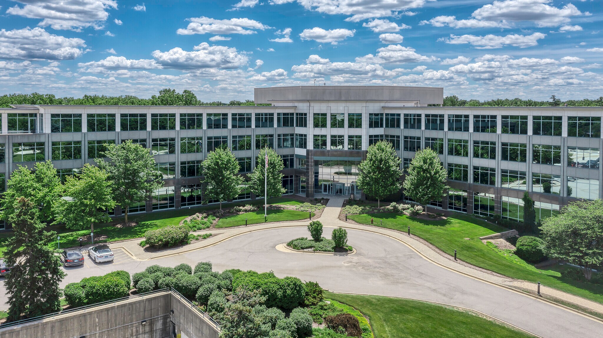 1900 West Field Ct, Lake Forest, IL à louer Photo de l’immeuble– Image 1 sur 5