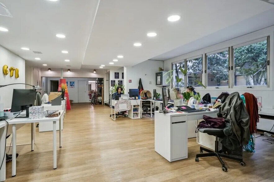 17 Rue De La Croix Nivert, Paris à louer - Photo de l’immeuble – Image 3 sur 9